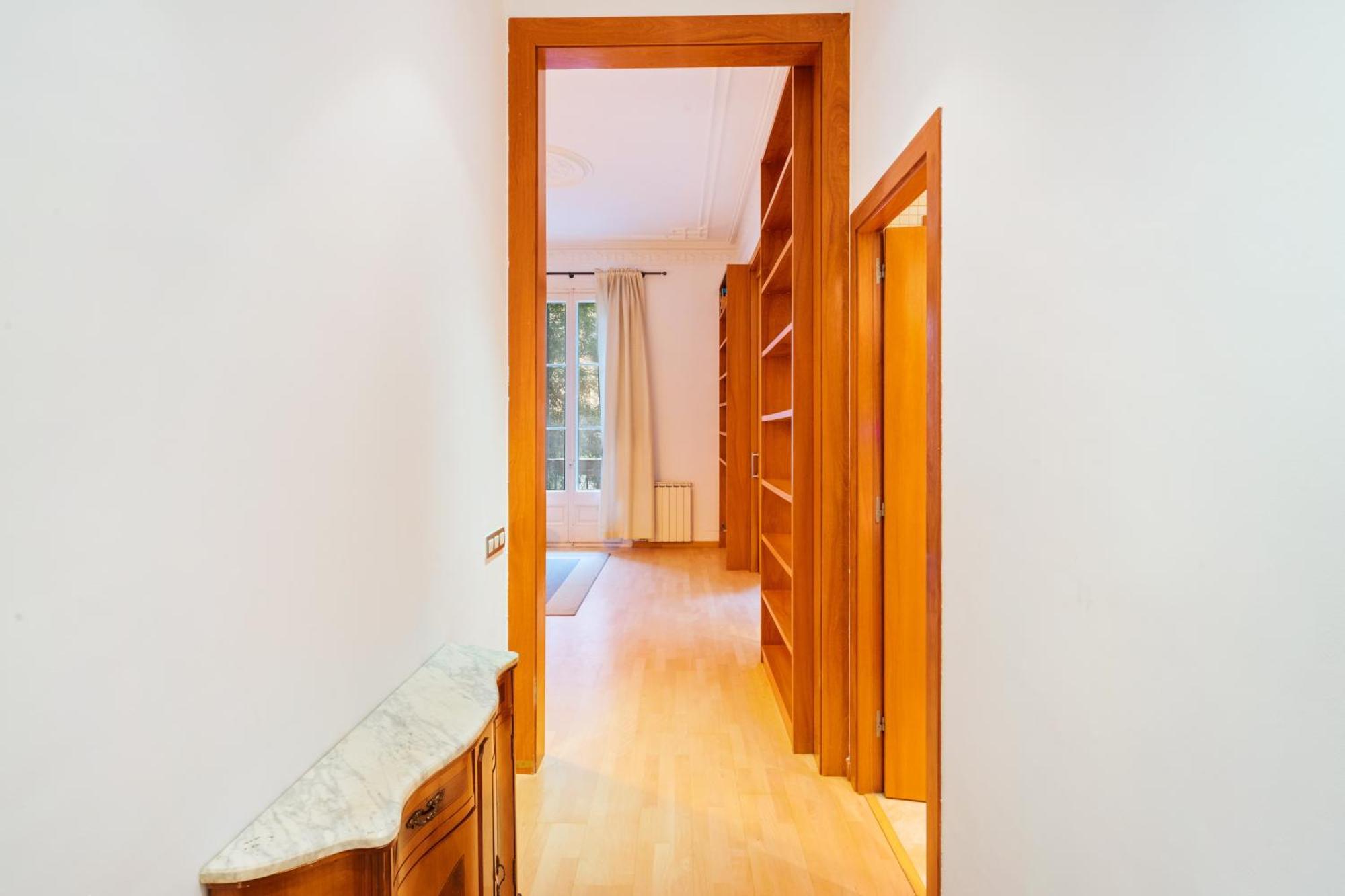 Quiet, Vibrant 2 Bedroom In Pedestrian Eixample Barcelone